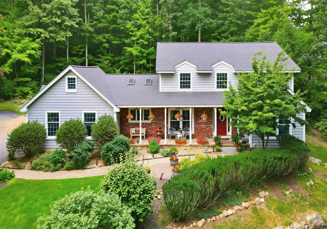 Photo 2 of Single family home for sale at 17 Olde English Rd, Bedford, NH 03110 | MLS# 5106174 | Listing updated on 2026-09-14