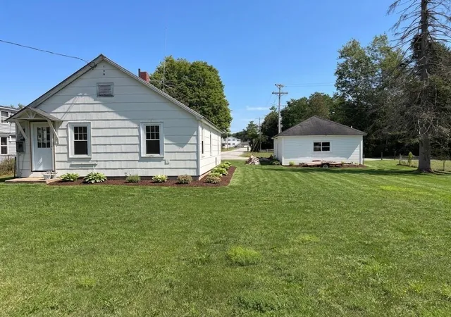 Photo 2 of Single family home for sale at 22 Pike Ave, Littleton, NH 03561 | MLS# 5106269 | Listing updated on 2026-10-14
