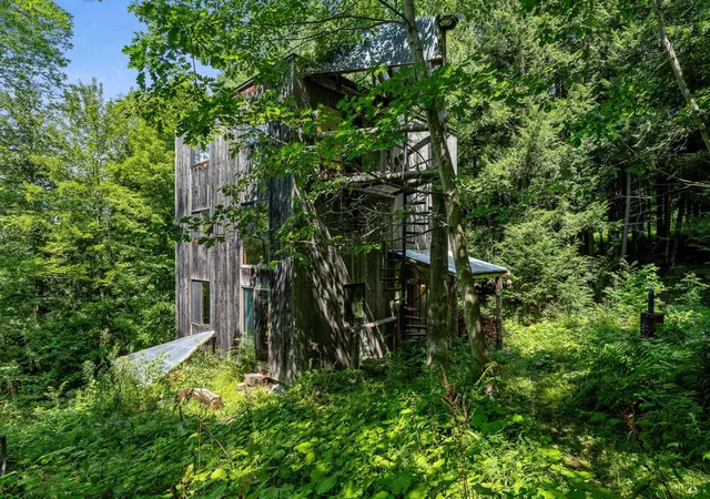 Photo 3 of Sale Pending at 55 Stuart Ln, Waterbury, VT 05676 | MLS# 5106282 | Listing updated on 2026-10-01