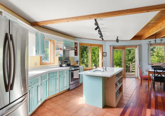 Photo 3 of Single family home for sale at 295 Ten Stones Cir, Charlotte, VT 05445 | MLS# 5106383 | Listing updated on 2026-09-18