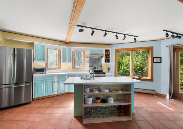 Photo 4 of Single family home for sale at 295 Ten Stones Cir, Charlotte, VT 05445 | MLS# 5106383 | Listing updated on 2026-10-21
