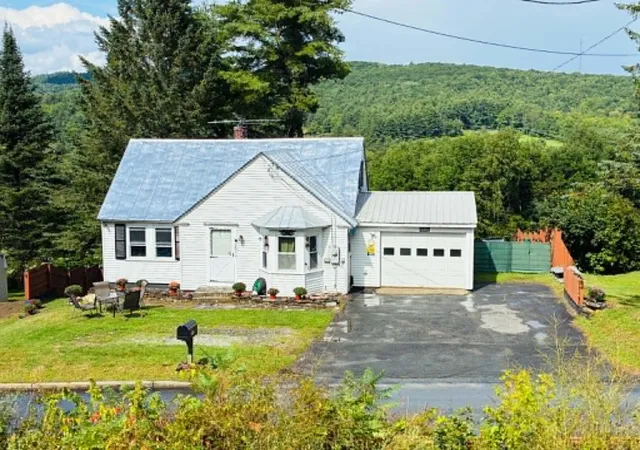 Photo 2 of Single family home for sale at 1201 Concord Ave, St. Johnsbury, VT 05819 | MLS# 5106658 | Listing updated on 2026-09-18