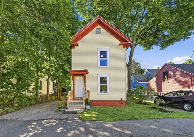 Photo 1 of Single family home for sale at 41 Beacon St, Concord, NH 03301 | MLS# 5106747 | Listing updated on 2026-09-04