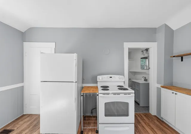 Photo 3 of Single family home for sale at 41 Beacon St, Concord, NH 03301 | MLS# 5106747 | Listing updated on 2026-09-04