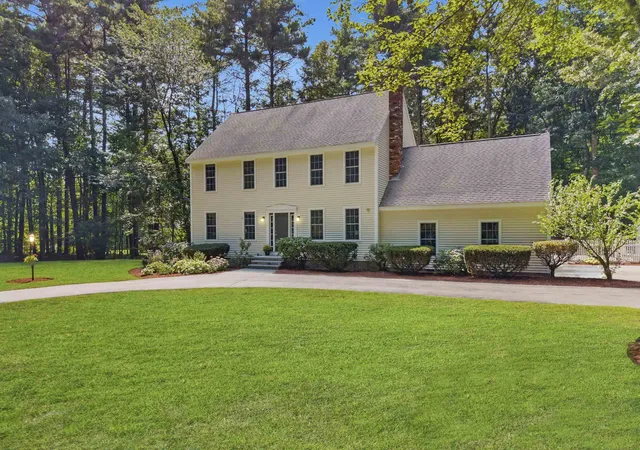 Photo 1 of Single family home for sale at 1 Telo Rd, Windham, NH 03087 | MLS# 5106972 | Listing updated on 2026-10-17