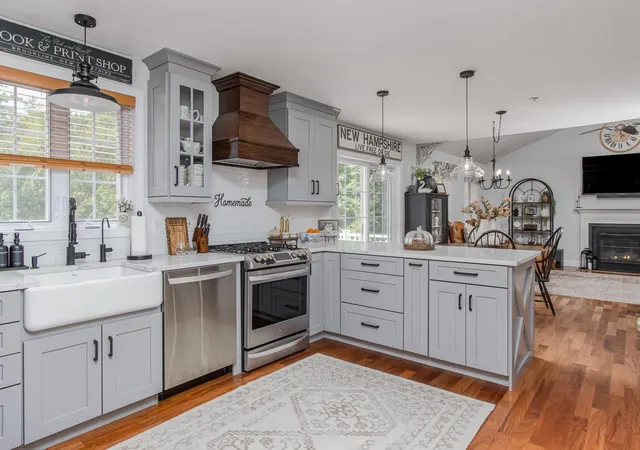 Photo 2 of Single family home for sale at 42 Dupaw Gould Rd, Brookline, NH 03033 | MLS# 5107078 | Listing updated on 2026-10-07