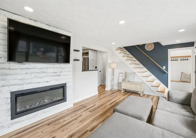 Photo 3 of Single family home for sale at 23 Shady Ln, Nashua, NH 03062 | MLS# 5107277 | Listing updated on 2026-09-15