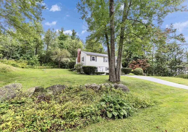 Photo 3 of Single family home for sale at 33 Lobacki Rd, Peterborough, NH 03458 | MLS# 5107409 | Listing updated on 2026-09-14