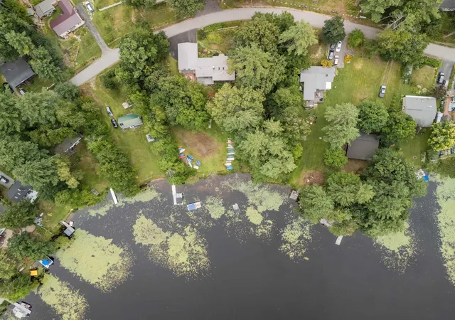 Photo 4 of Single family home for sale at 18 Holiday Shore Dr, Dunbarton, NH 03046 | MLS# 5107425 | Listing updated on 2026-09-09