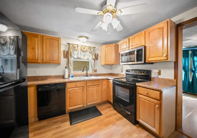Photo 3 of Townhouse for sale at 23 Bonnie Hts Ln #7, Hudson, NH 03051 | MLS# 5107428 | Listing updated on 2026-09-15