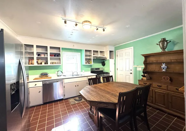 Photo 3 of Single family home for sale at 47 Mcintosh Ave, South Burlington, VT 05403 | MLS# 5107497 | Listing updated on 2026-10-13