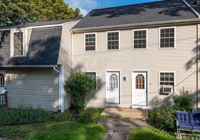 Photo 2 of Condo for sale at 8 Cricket Brk #8, Dover, NH 03820 | MLS# 5107502 | Listing updated on 2026-09-03