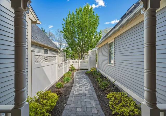 Photo 4 of Sale Pending at 579 Sagamore Ave #24, Portsmouth, NH 03801 | MLS# 5107609 | Listing updated on 2026-09-10