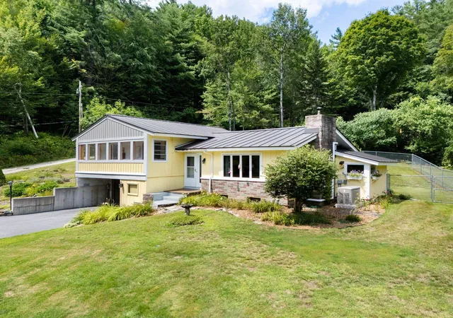 Photo 1 of Single family home for sale at 58 Hi Hopes Rd, Wardsboro, VT 05355 | MLS# 5107623 | Listing updated on 2026-09-09