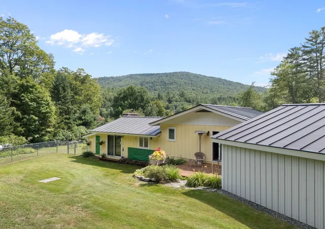 Photo 2 of Single family home for sale at 58 Hi Hopes Rd, Wardsboro, VT 05355 | MLS# 5107623 | Listing updated on 2026-09-09
