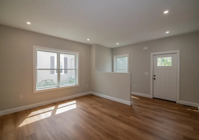 Photo 3 of Sale Pending at 60 Congress St, Manchester, NH 03102 | MLS# 5107633 | Listing updated on 2026-09-13