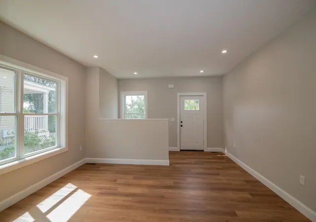 Photo 4 of Sale Pending at 60 Congress St, Manchester, NH 03102 | MLS# 5107633 | Listing updated on 2026-09-13