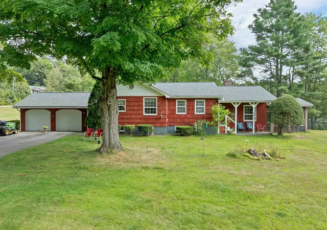 Photo 1 of Single family home for sale at 152 Parade Rd, Barnstead, NH 03218 | MLS# 5107636 | Listing updated on 2026-09-02