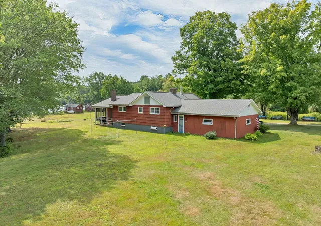 Photo 4 of Single family home for sale at 152 Parade Rd, Barnstead, NH 03218 | MLS# 5107636 | Listing updated on 2026-09-02