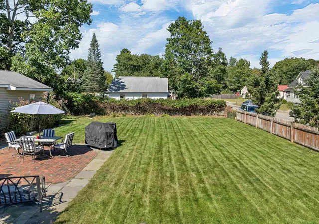 Photo 4 of Single family home for sale at 17 Manor Rd, Concord, NH 03303 | MLS# 5107643 | Listing updated on 2026-09-18