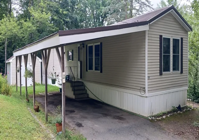 Photo 1 of Manufactured home for sale at 21 Winding Hl, Brattleboro, VT 05301 | MLS# 5107649 | Listing updated on 2026-09-03