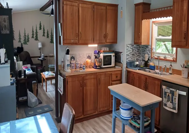 Photo 4 of Manufactured home for sale at 21 Winding Hl, Brattleboro, VT 05301 | MLS# 5107649 | Listing updated on 2026-09-03