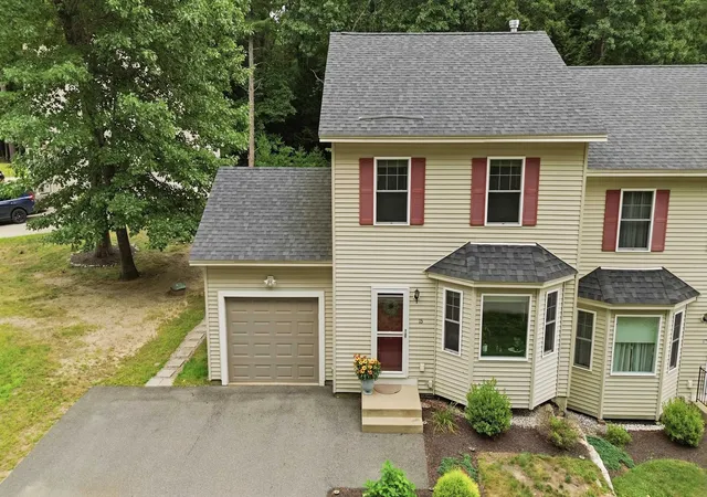 Photo 2 of Sale Pending at 15 Scottie Way, Amherst, NH 03031 | MLS# 5107658 | Listing updated on 2026-09-14