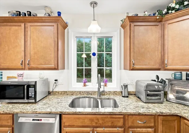 Photo 4 of Single family home for sale at 4 Sunningdale Dr, Somersworth, NH 03878 | MLS# 5107661 | Listing updated on 2026-09-15