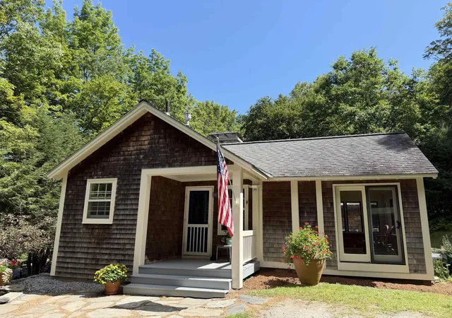 Photo 3 of Single family home for sale at 245 S Wardsboro Rd, Newfane, VT 05345 | MLS# 5107663 | Listing updated on 2026-09-23