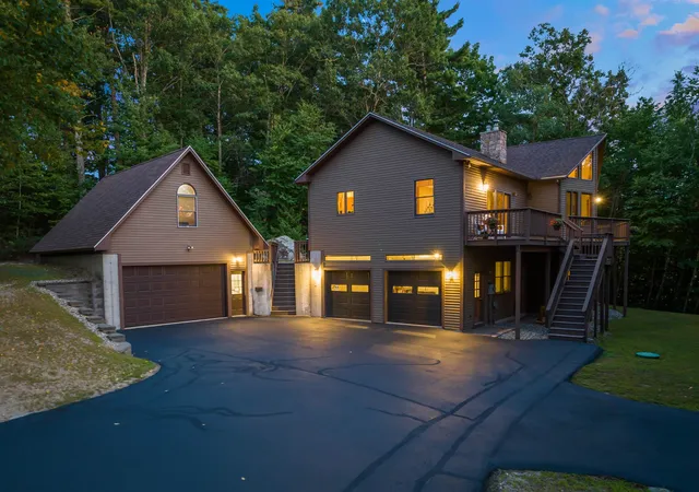 Photo 2 of Single family home for sale at 106 Lakewood Dr, Alton Bay, NH 03810 | MLS# 5107665 | Listing updated on 2026-09-12