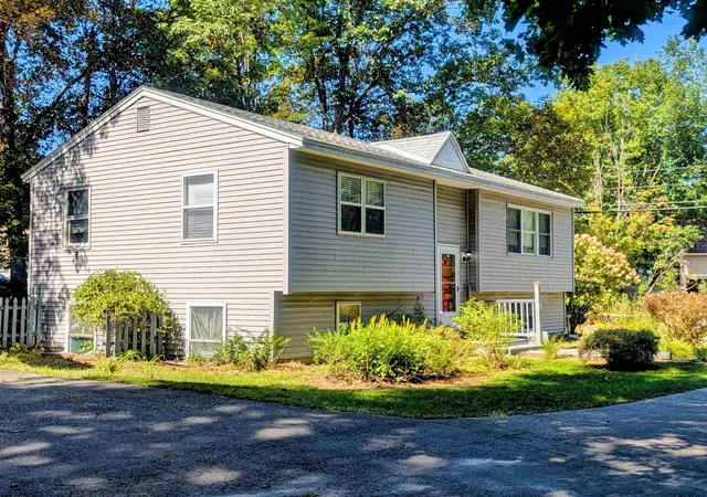 Photo 2 of Single family home for sale at 33 Chestnut St, Claremont, NH 03743 | MLS# 5107668 | Listing updated on 2026-09-16