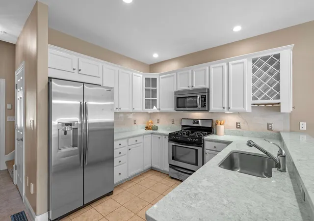 Photo 2 of Townhouse for sale at 5 Pelton Way #8, Hampton Falls, NH 03844 | MLS# 5107675 | Listing updated on 2026-09-15