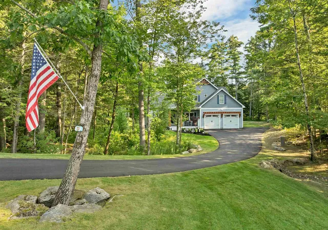 Photo 2 of Single family home for sale at 33 Beaverside D Dr, Center Harbor, NH 03226 | MLS# 5107683 | Listing updated on 2026-10-05