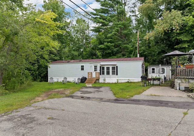 Photo 2 of Manufactured home for sale at 4 Colgate Rd, Newmarket, NH 03857 | MLS# 5107684 | Listing updated on 2026-09-17