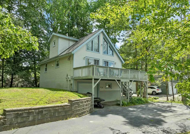 Photo 1 of Single family home for sale at 105 Glen Forest Dr, Moultonborough, NH 03254 | MLS# 5107686 | Listing updated on 2026-09-10