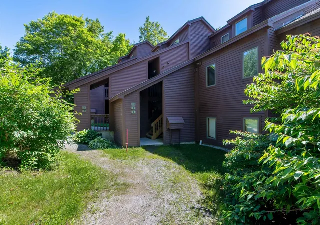 Condo for sale at 100 Kettlebrook Rd #E4, Ludlow, VT 05149 | MLS# 5107692