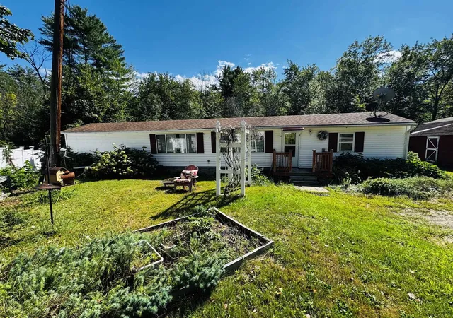 Photo 1 of Single family home for sale at 668 Washington St, Barrington, NH 03825 | MLS# 5107694 | Listing updated on 2026-09-13
