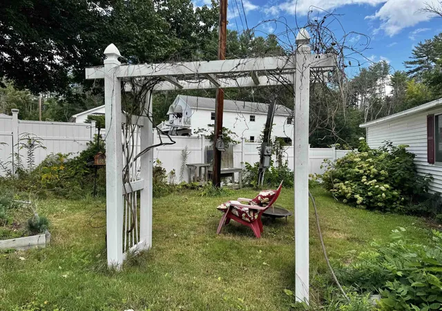 Photo 3 of Single family home for sale at 668 Washington St, Barrington, NH 03825 | MLS# 5107694 | Listing updated on 2026-09-13