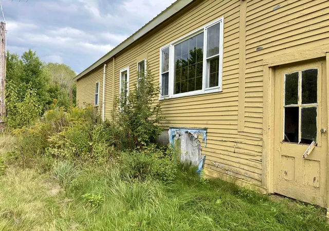 Photo 3 of Single family home for sale at 169 Hall Rd, Whitefield, NH 03598 | MLS# 5107704 | Listing updated on 2026-09-08