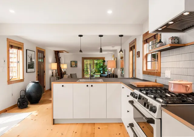 Photo 3 of Sale Pending at 49 Hayden Pkwy, South Burlington, VT 05403 | MLS# 5107708 | Listing updated on 2026-10-03
