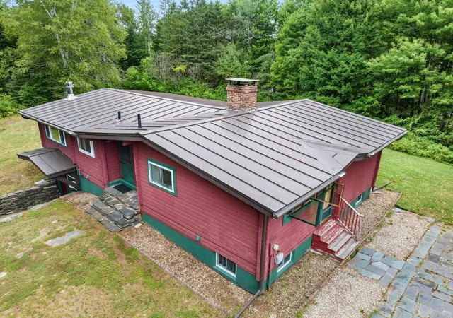 Photo 3 of Single family home for sale at 360 Bunker Hl Cir, Plainfield, VT 05667 | MLS# 5107713 | Listing updated on 2026-09-01