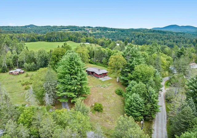 Photo 4 of Single family home for sale at 360 Bunker Hl Cir, Plainfield, VT 05667 | MLS# 5107713 | Listing updated on 2026-09-01