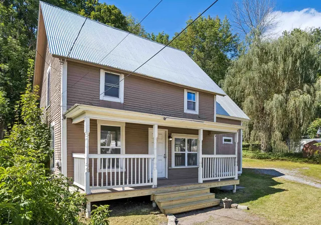 Photo 3 of Single family home for sale at 2 Farwell St, Barre City, VT 05641 | MLS# 5107729 | Listing updated on 2026-09-04