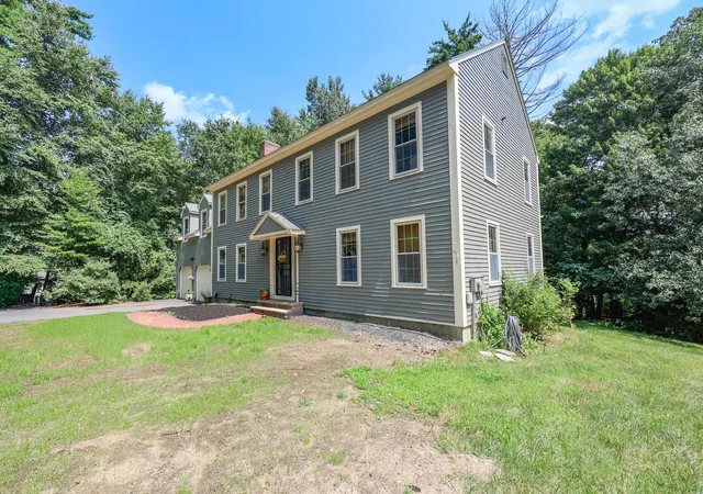 Photo 3 of Single family home for sale at 20 Christmas Tree Cir, Bedford, NH 03110 | MLS# 5107733 | Listing updated on 2026-09-17