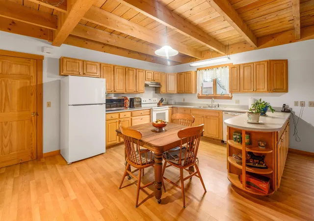 Photo 4 of Single family home for sale at 195 Beacon Hl Rd, Morrisville, VT 05661 | MLS# 5107735 | Listing updated on 2026-09-17