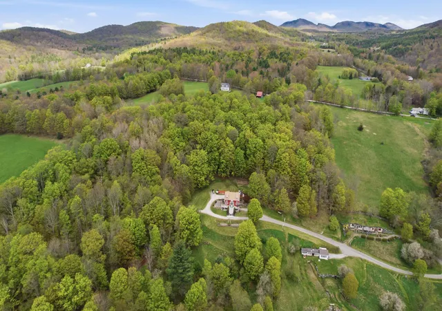 Photo 3 of Single family home for sale at 43 North St, Middletown Springs, VT 05757 | MLS# 5107736 | Listing updated on 2026-09-15
