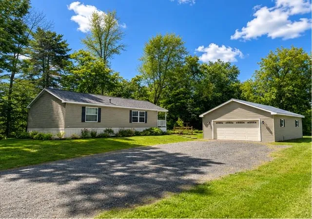 Photo 1 of Single family home for sale at 11 Arnold Dr, Enfield, NH 03748 | MLS# 5107744 | Listing updated on 2026-09-15
