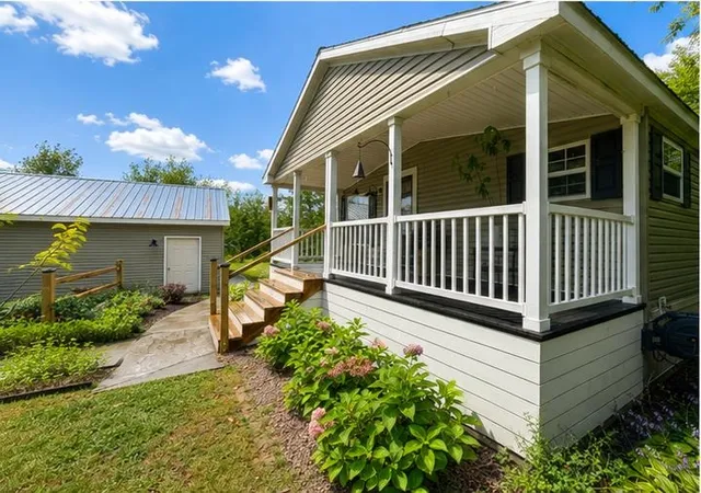 Photo 3 of Single family home for sale at 11 Arnold Dr, Enfield, NH 03748 | MLS# 5107744 | Listing updated on 2026-09-15