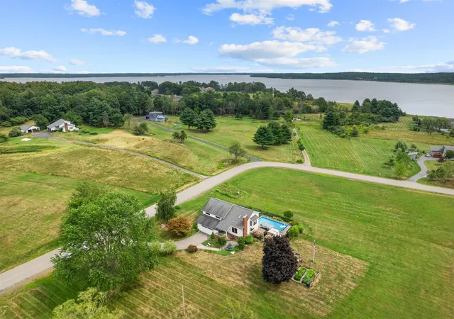Photo 3 of Sale Pending at 2 Moody Point Dr, Newmarket, NH 03857 | MLS# 5107747 | Listing updated on 2026-09-11