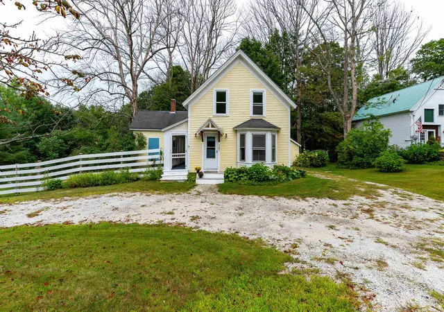 Photo 3 of Single family home for sale at 147 Conway Rd, Madison, NH 03849 | MLS# 5107748 | Listing updated on 2026-09-18